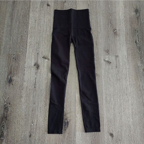 Spanx Takes Off Shaping Seamless Leggings Size Medium - Picture 1 of 4